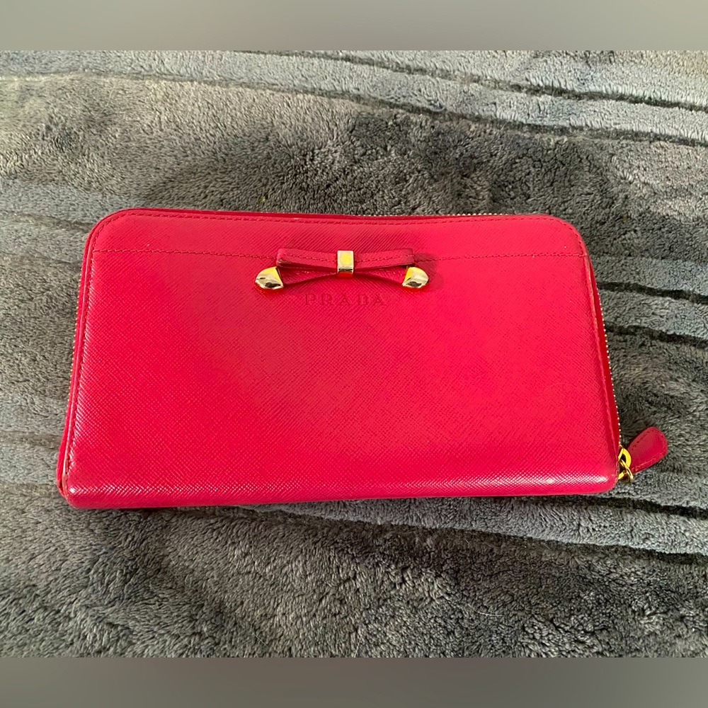 Auth PRADA Wallet